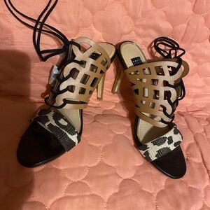 White House Black Market Sz 5.5 Heels/Sandals NWOT😊